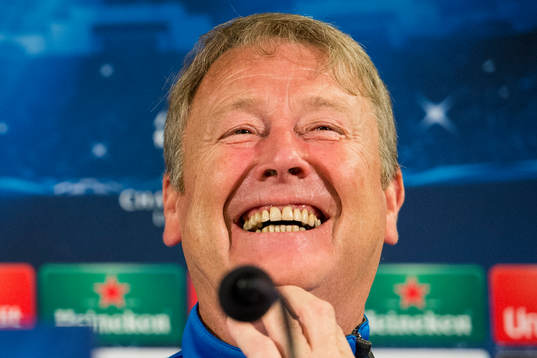 Malmö FFs tränare Åge Hareide skrattar