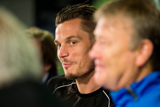 Malmö FFs Markus Rosenberg och i förgrunden tränare Åge