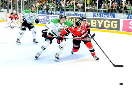 Malmö Redhawks Nils Andersson och Rögles Jakob Lilja