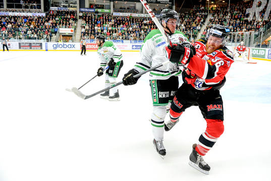 Rögles Justin Bostrom och Malmö Redhawks David Liffiton