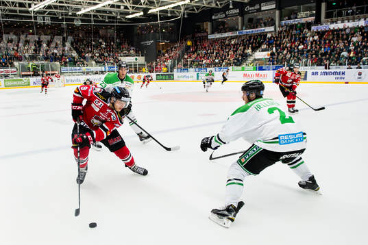 Malmö Redhawks Fredrik Storm utmanar Rögles Jens Hellgren