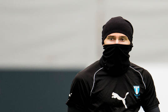 Malmö FFs Erik Johansson i rånarluva