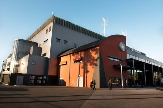Utanför Gavlerinken Arena före ishockeymatchen i SHL