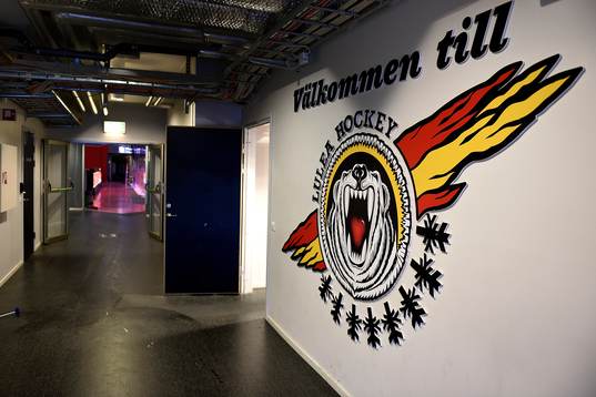 Texten Välkommen till Luleå Hockey vid ingången till