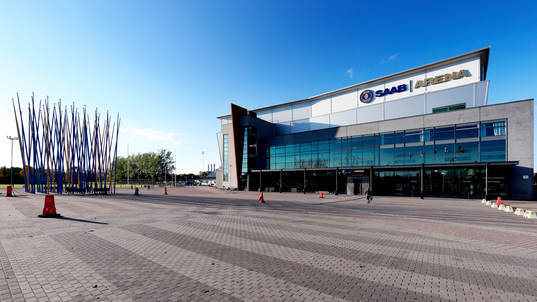 SAAB Arena utvändigt före ishockeymatchen i SHL mellan