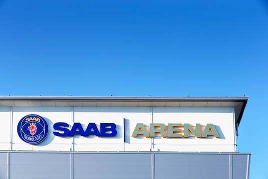 SAAB Arena utvändigt före ishockeymatchen i SHL mellan