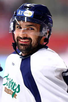 Linköpings Daniel Rahimi före ishockeymatchen i SHL
