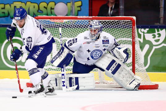 Leksands Kevin Kapstad och målvakt Oscar Alsenfelt