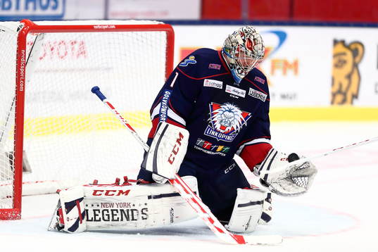 Räddning av Linköping målvakt Marcus Högberg