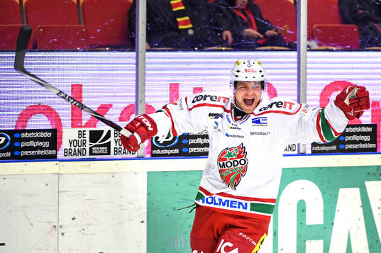 Modos Per-Åge Skröder jublar