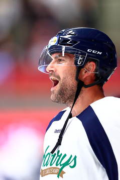 Linköpings Kent McDonell före  ishockeymatchen i SHL