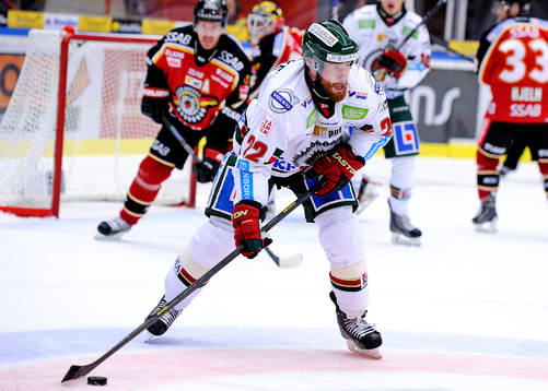 Frölundas Robin Figren med pucken