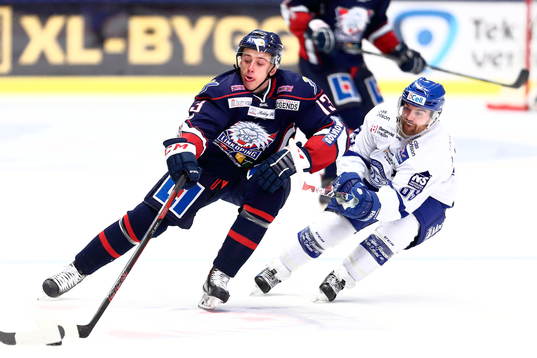 Linköpings Jakub Vrana och Leksands Jack Connolly