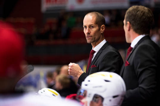 Modos huvudtränare Anders Forsberg