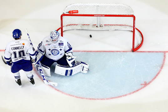 Mål 5-1 av Linköpings Gustav Forsling förbi Leksands