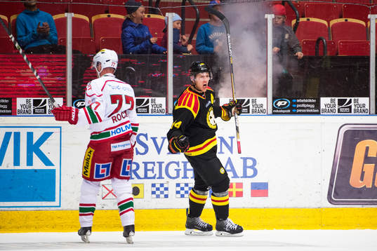 Modos Travis Roche deppar medan Brynäs Jacob Blomqvist