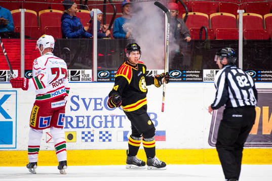Modos Travis Roche deppar medan Brynäs Jacob Blomqvist