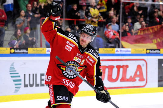 Luleås Jan Sandström jublar