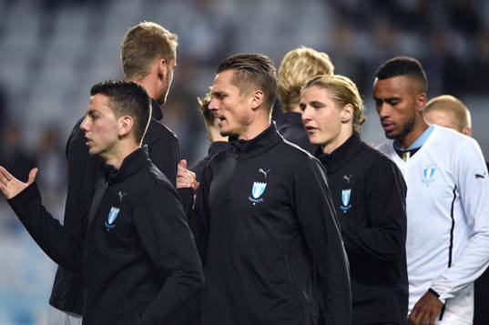 Malmö FFs spelare värmer upp