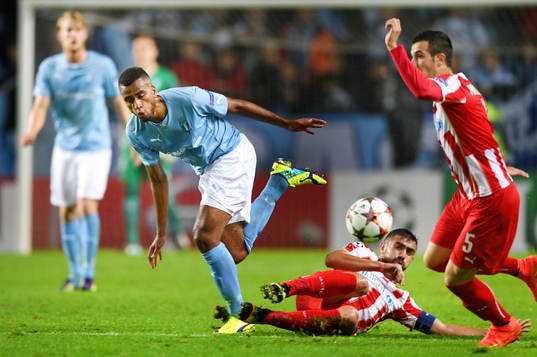 Malmö FFs Isaac Kiese Thelin och Olympiacos Giannis