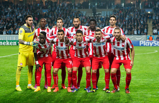 Lagbild på Olympiakos innan fotbollsmatchen i Champions