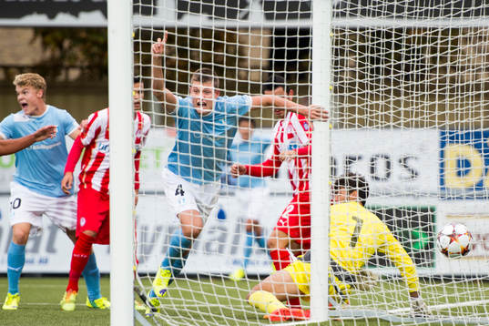 Malmö FFs Hannes Cederholm (m) jublar
