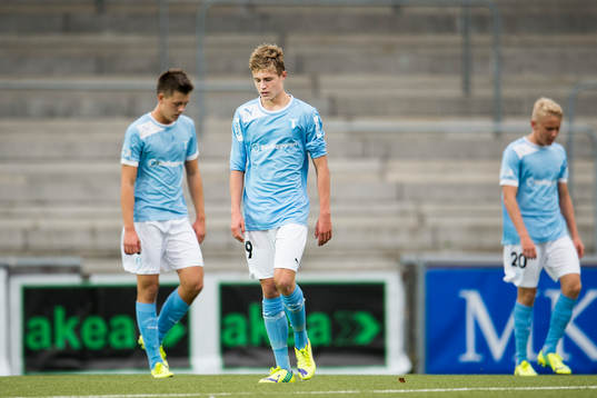 Malmö FFs Mattias Svanberg (m) deppar