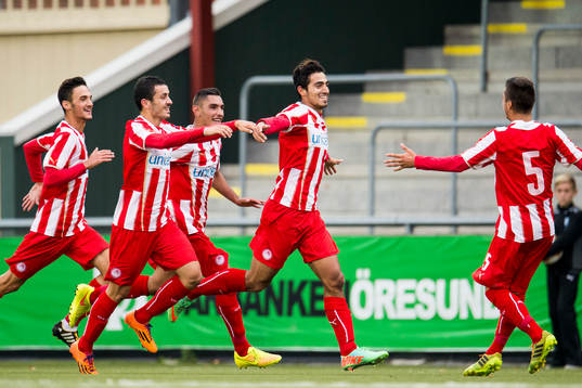 Olympiakos Nikolaos Vergos (m) jublar