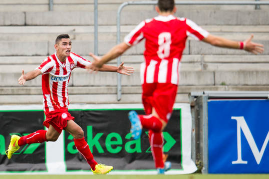 Olympiakos Qazim Laci jublar