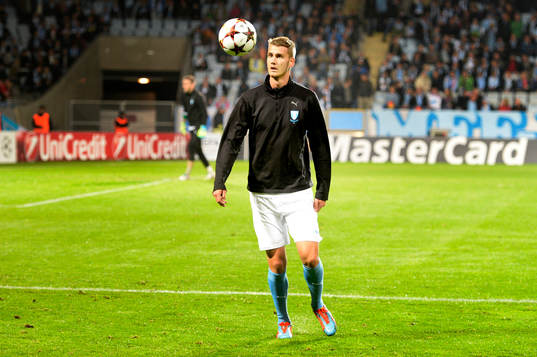 Malmö FFs Johan Hammar värmer upp
