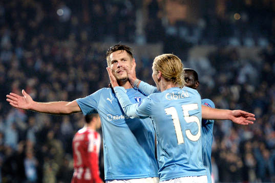 Malmö FFs Markus Rosenberg jublar med Pawel Cibicki