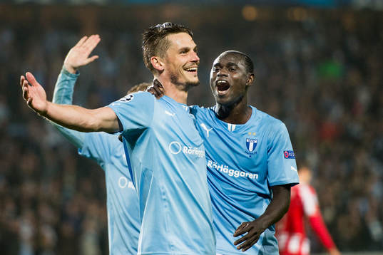 Malmö FFs Markus Rosenberg jublar ihop med Enock Kofi Adu