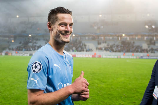 Malmö FFs Markus Rosenberg gör tummen upp