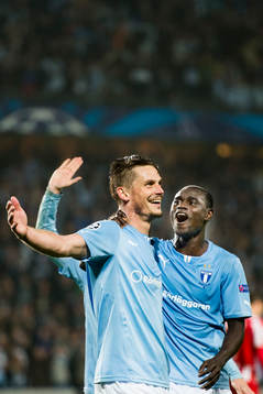 Malmö FFs Markus Rosenberg jublar ihop med Enock Kofi Adu