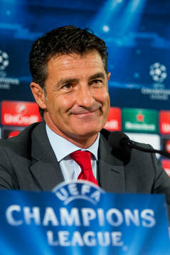 Olympiacos tränare José Miguel González Martín del Campo
