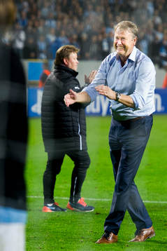 Malmö FFs tränare Åge Hareide tackar publiken