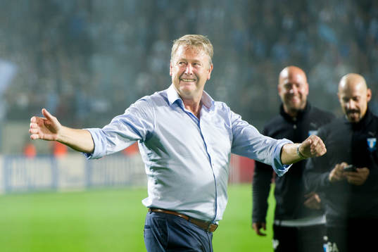 Malmö FFs tränare Åge Hareide tackar publiken