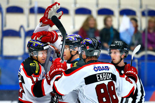 Örebros Daniel Viksten firas