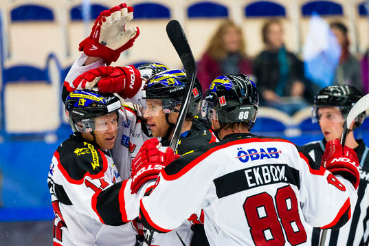 Örebros Daniel Viksten firas