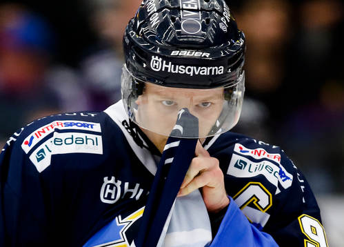 s Ted Brithén torkar visiret