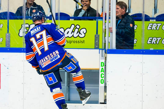 Växjös Alexander Johansson på väg till utvisningsbåset