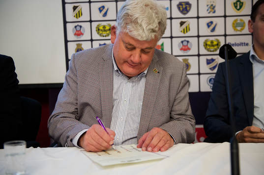 Ola Danhard, klubbchef Brommapojkarna, när en ny