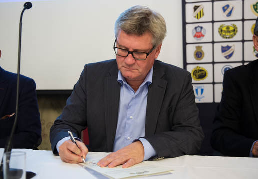 Sune Lantz, ordförande Jönköping Södra, när en ny