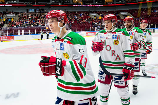Moras Emil Bejmo, Lukas Bengtsson och Kevin Mitchell jublar