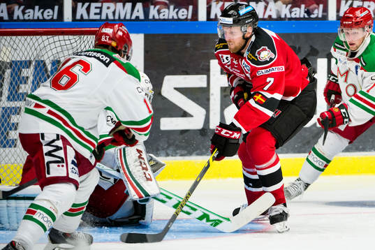 Malmö Redhawks Tobias Ericsson oroar framför Moras
