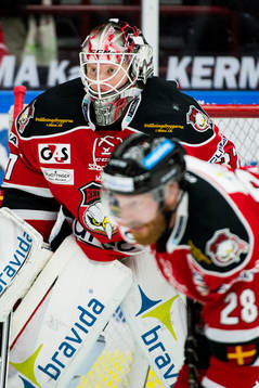 Malmö Redhawks målvakt Jonas Gunnarsson och Jens Olsson