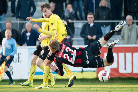 Mjällbys Jasmin Sudic  och Brommapojkarna Victor