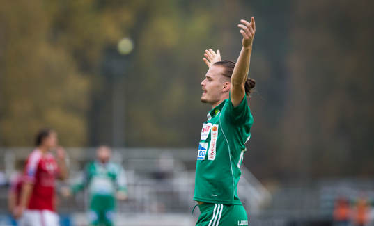 Ljungskiles Jonas Lindberg gör 1-2