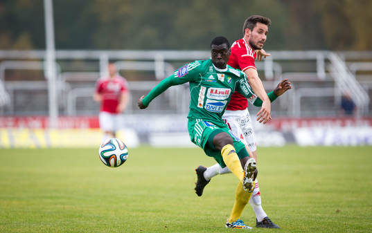 Ljungskiles Ken Sema mot Degerfors Marcus De Bruin