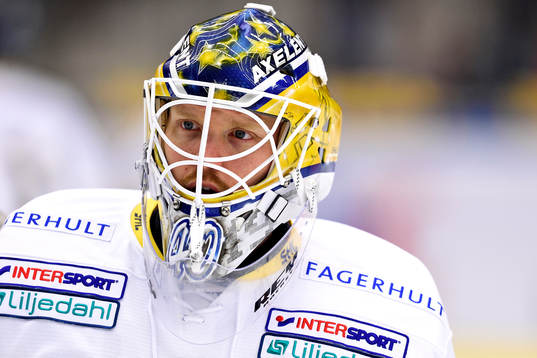 s målvakt Erik Ersberg på uppvärmningen